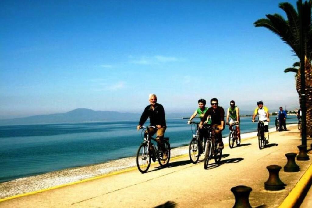 Stylish River Flat, Near The Center And The Beach Apartment Kalamata Ngoại thất bức ảnh